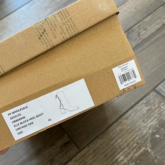 Free People ELLE BLOCK HEEL BOOT size 11 in vintage oak - Picture 11 of 11